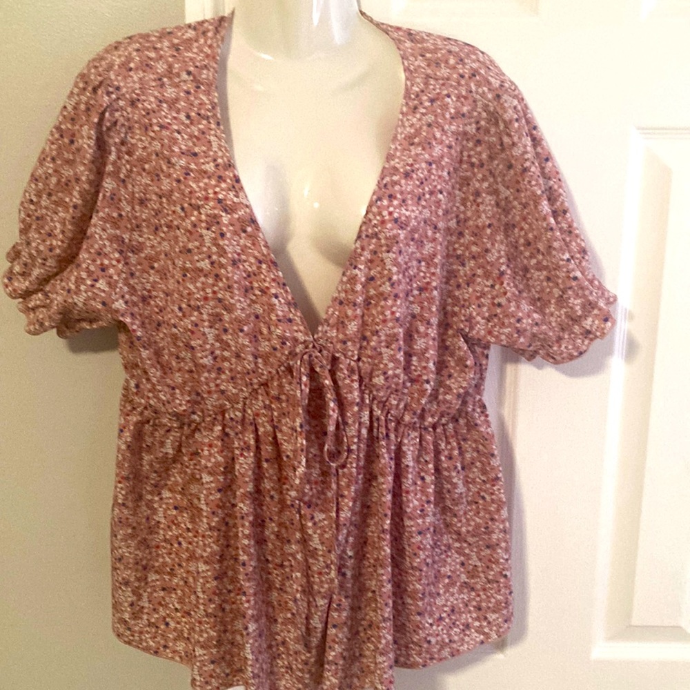 Shein curve women’s blouse size 1XL very feminine and light weight